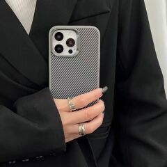 iPhone 15 Pro Max Kılıf M-safe Şarj Özellikli Karbon Fiber Görünümlü Zore Troy Kılıf-Siyah